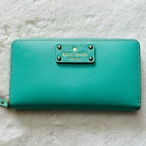 Kate Spade Neda Seafoam Green Zip Around Pebbled Leather Wallet.  NWOT
